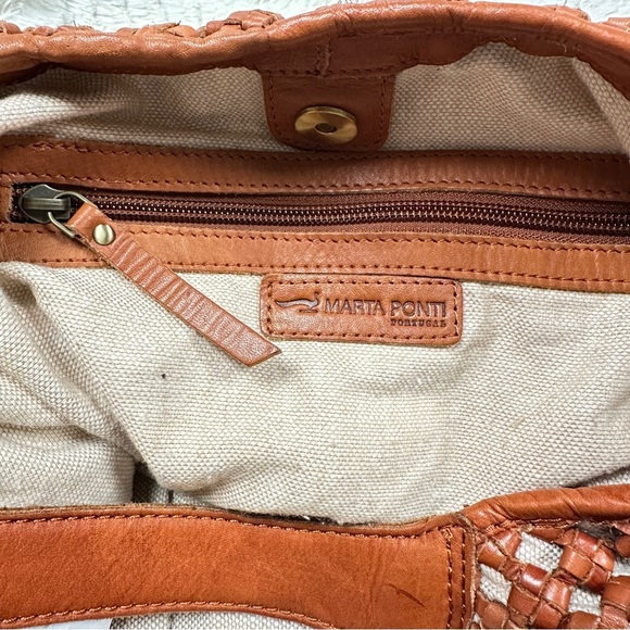 Marta Ponti Portugal | Large Rich Carmel Brown Genuine Woven Leather Hobo Bag - Picture 10 of 13